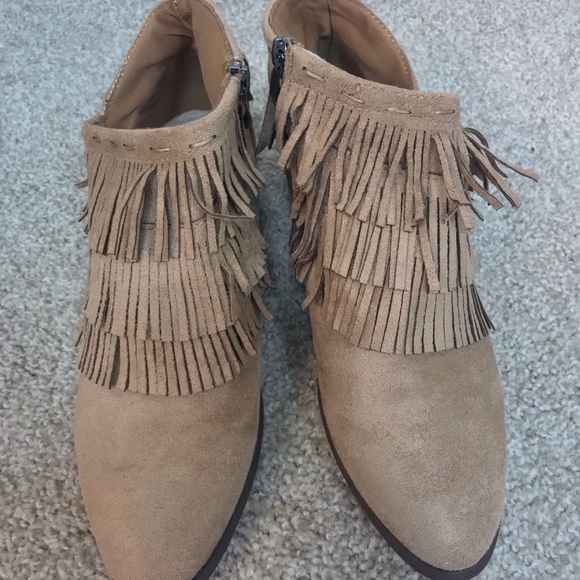LAST 1!Fringe Bohemian Vegan Suede Tan Ankle Boots - Picture 6 of 12